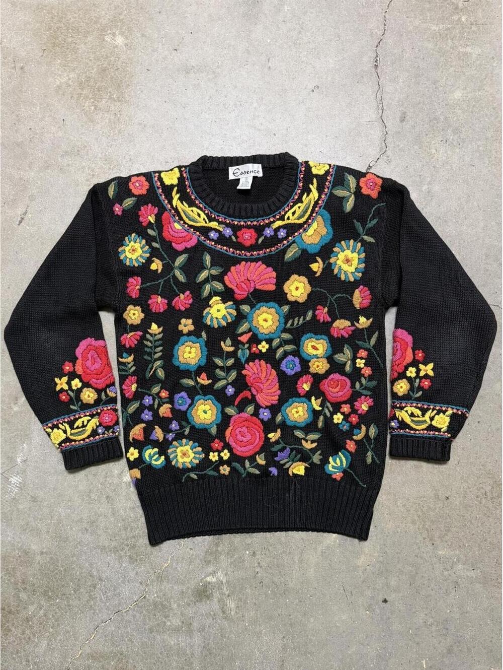 Vintage 90s Essence Black Knit Floral Embroidered Sweater